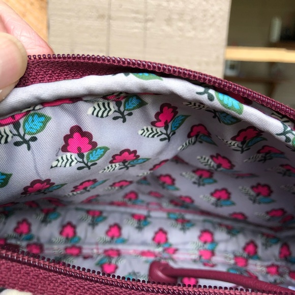 Vera Bradley crossbody rich maroon floral quilted - Picture 4 of 4